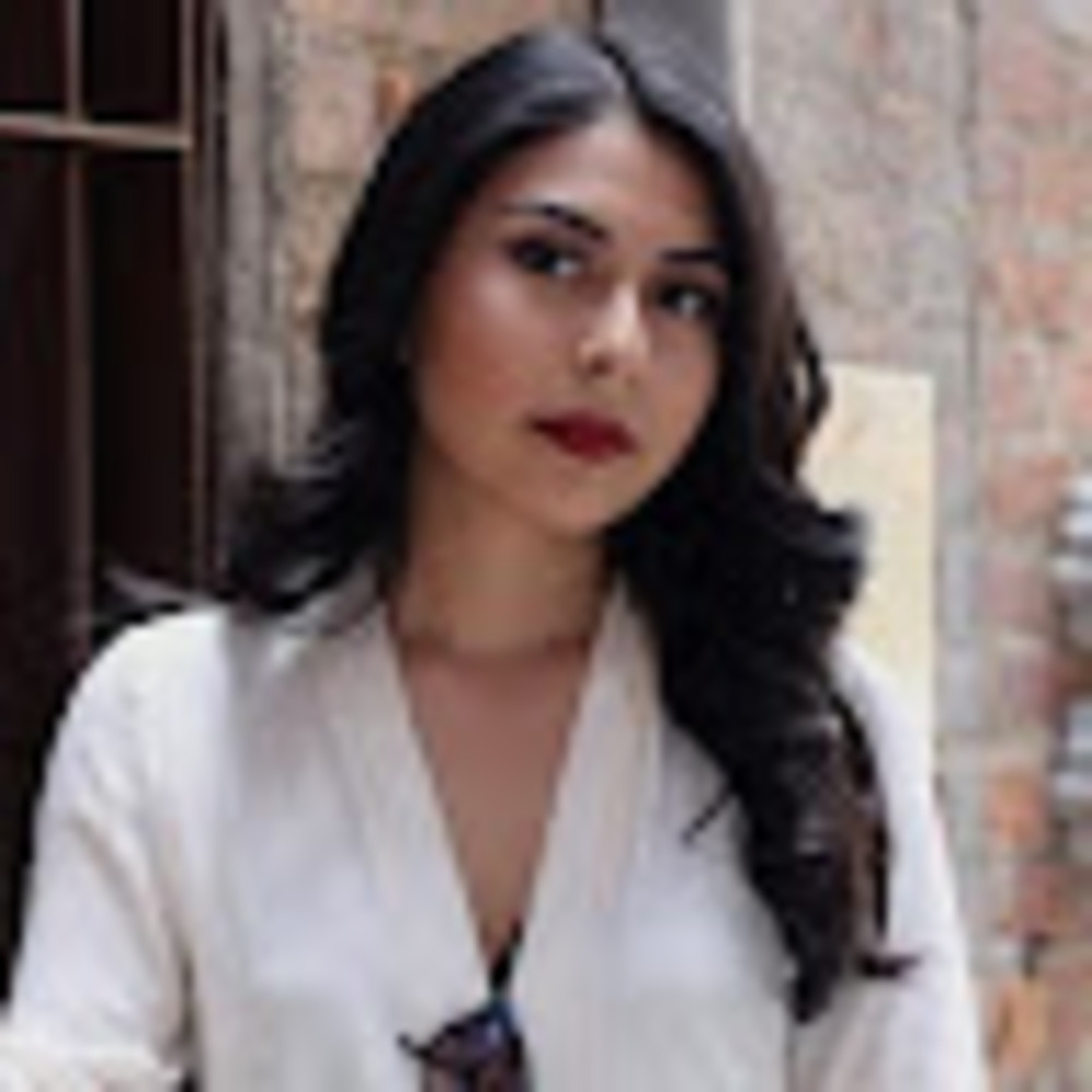 Meet your Posher, Daniela
